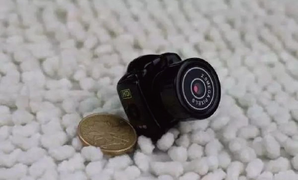 防不勝防！出租屋發(fā)現(xiàn)針孔攝像頭：藏在路由器里面