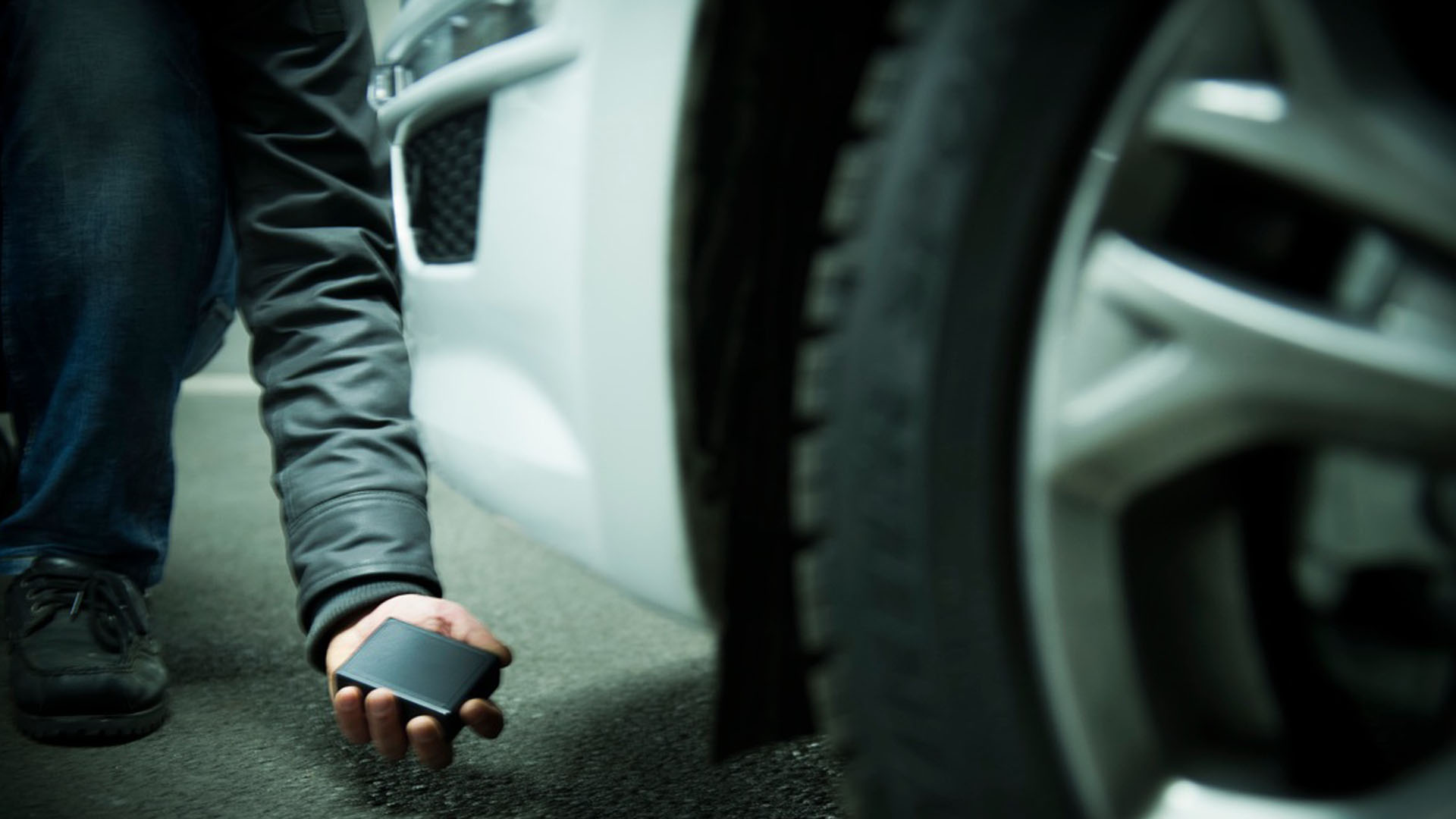 車輛被安裝了GPS？GPS跟蹤器該如何檢測？