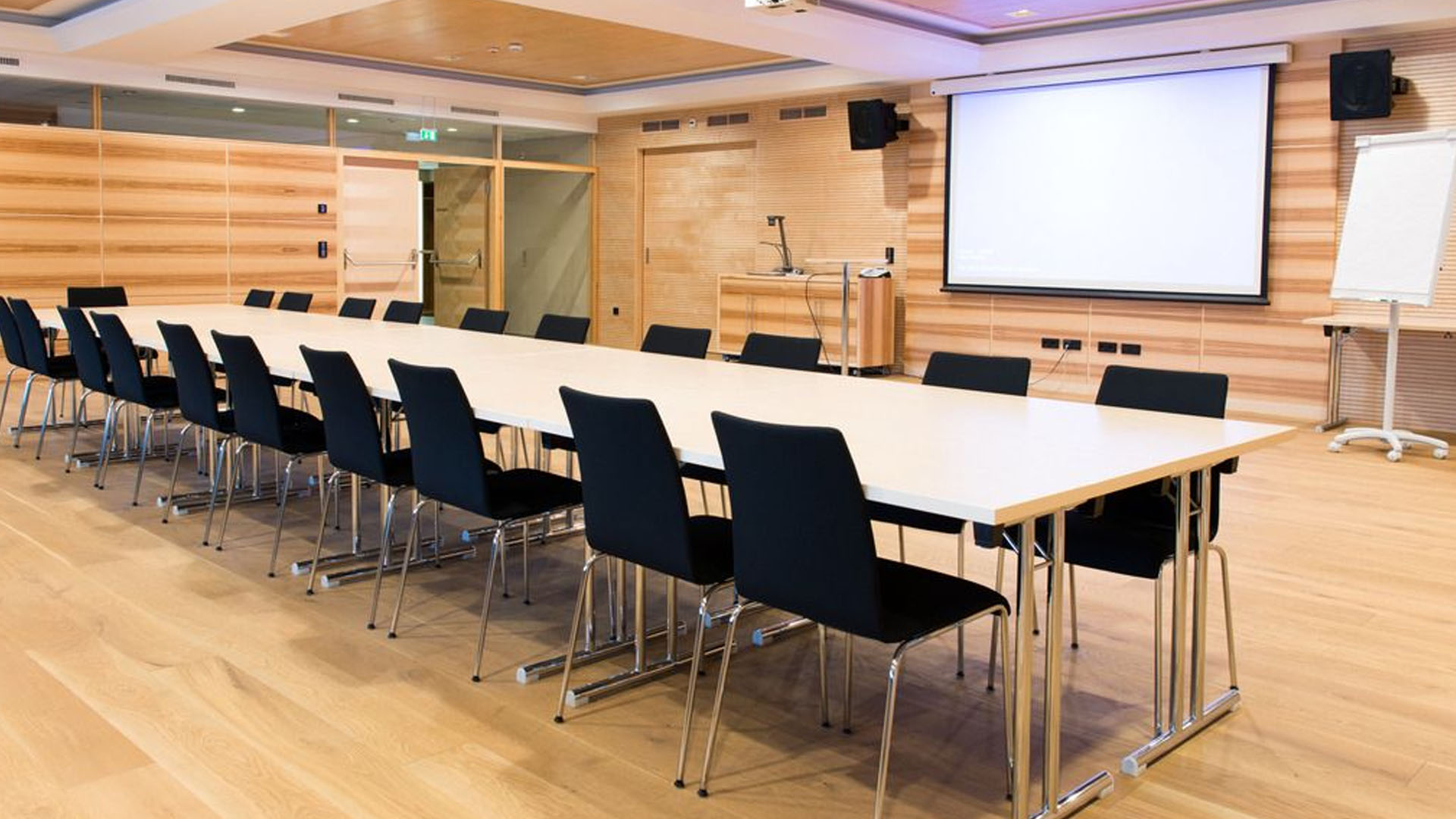 會(huì)議室內(nèi)有必要安裝手機(jī)信號(hào)屏蔽器嗎？